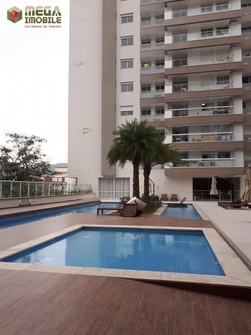 Apartamento no Plaza Victoria, no Itacorubi. 2 dorm suíte lazer clube