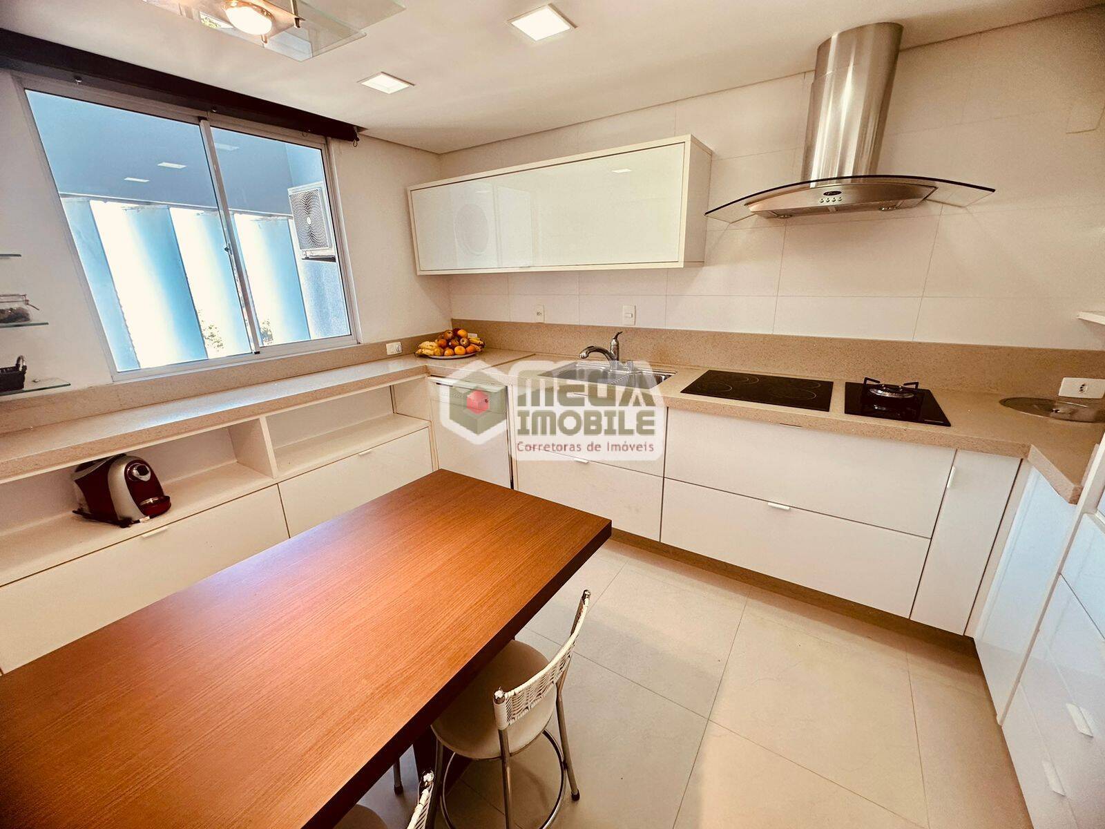 Ampla cobertura,centro, Florianopolis, 3 dorm suíte,vista livre!