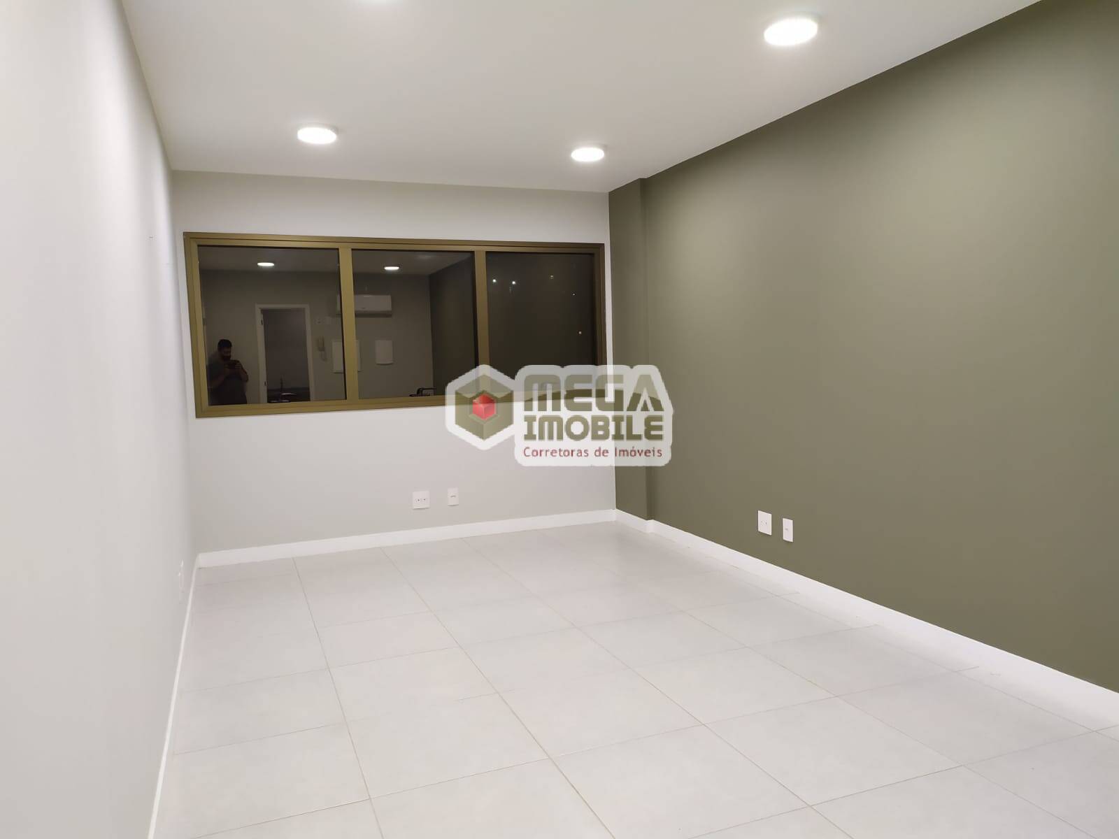 Sala comercial no bairro Trindade, The Place, ensolarada