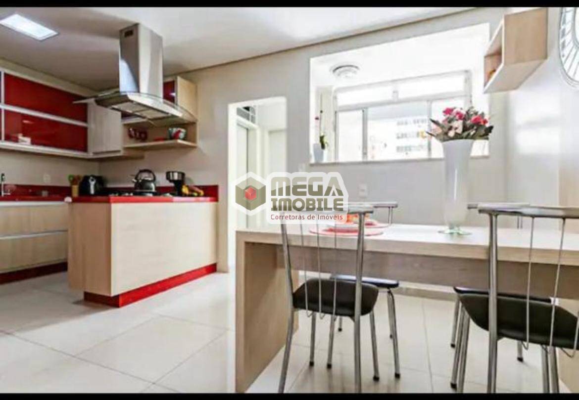 AMPLO Apartamento mobiliado e reformado, no centro de Florianopolis,