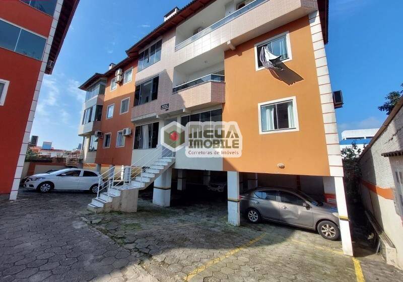 Apartamento de cobertura no Centrinho dos Ingleses!