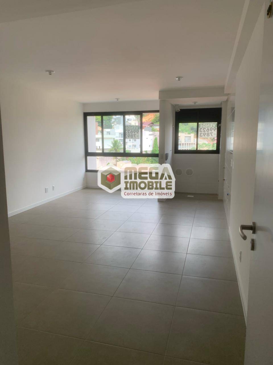 Apartamento NOVO , moderno, Carvoeira, próximo UFSC, 2 dormitorios suíte