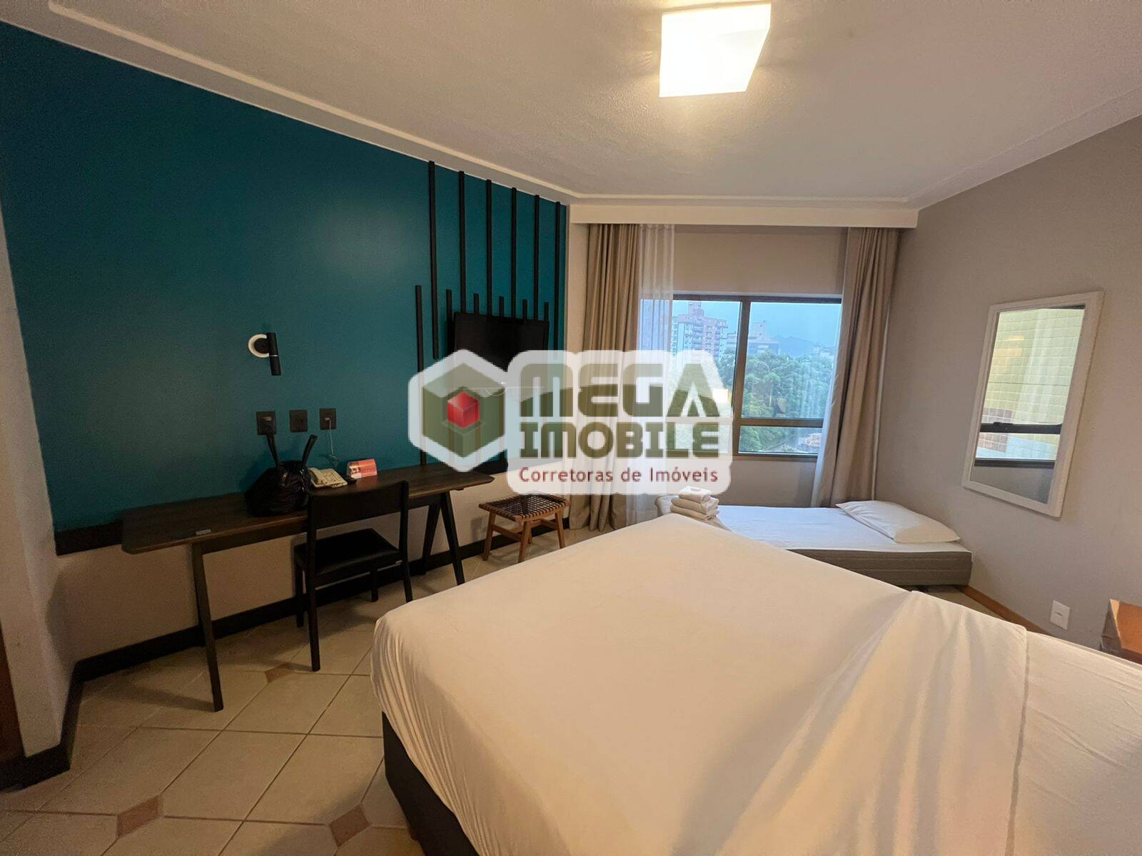 Flat apart hotel Mercure Itacorubi. Mobiliado, vista parcial beira mar