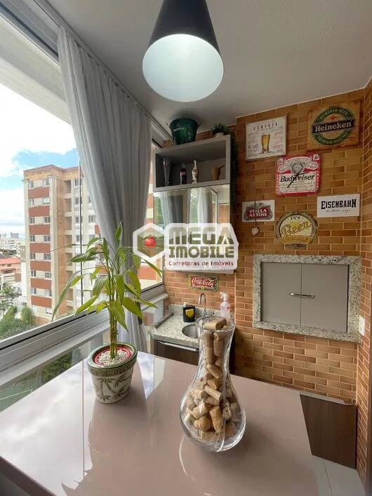 Apartamento à venda com 3 quartos, 121m² - Foto 4