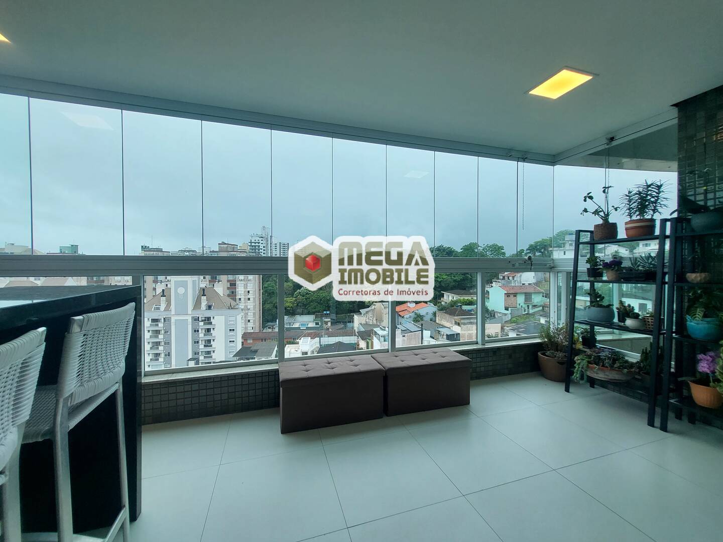 Belo apartamento a 1 quadra da Beira Mar, 122m2, 100% mobiliado, qualidade