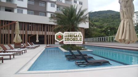 Aconchegante apto FACHADA NORTE com 3 dormitórios, semi mobiliado , CLUBE