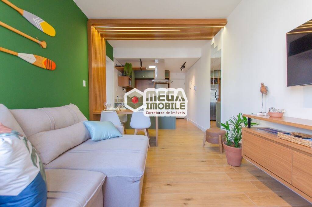 Apartamento MODERNO e reformado, 100% mobiliado, 2 dorm