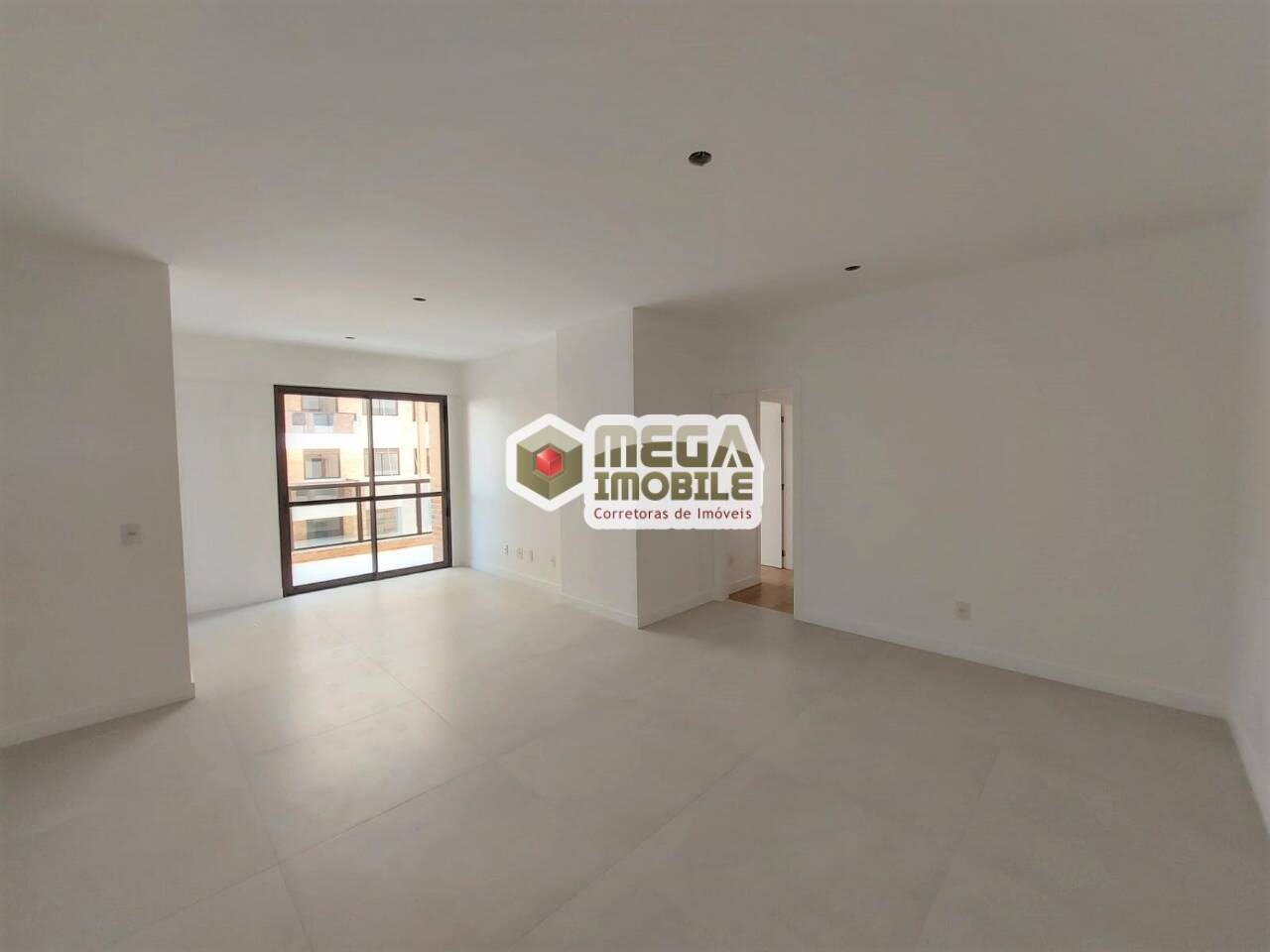 Apartamento à venda com 3 quartos, 108m² - Foto 3