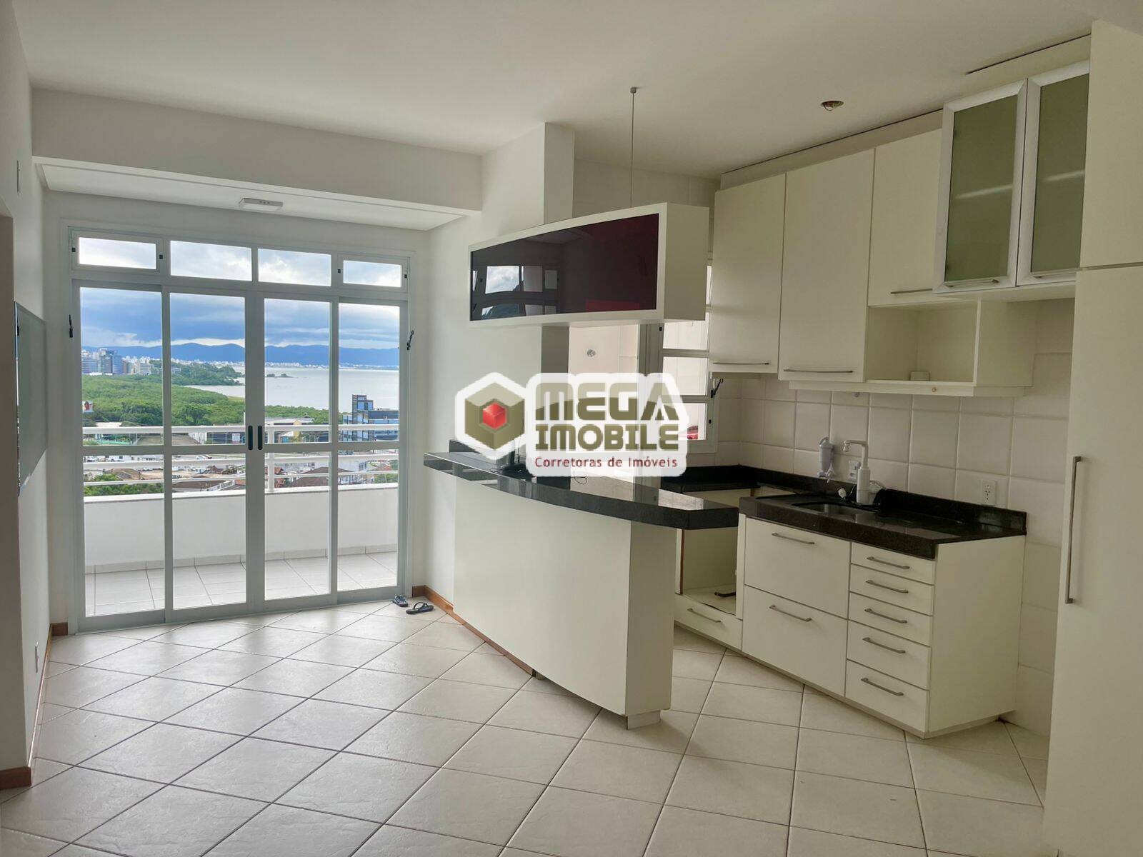 Apartamento à venda com 2 quartos, 72m² - Foto 2