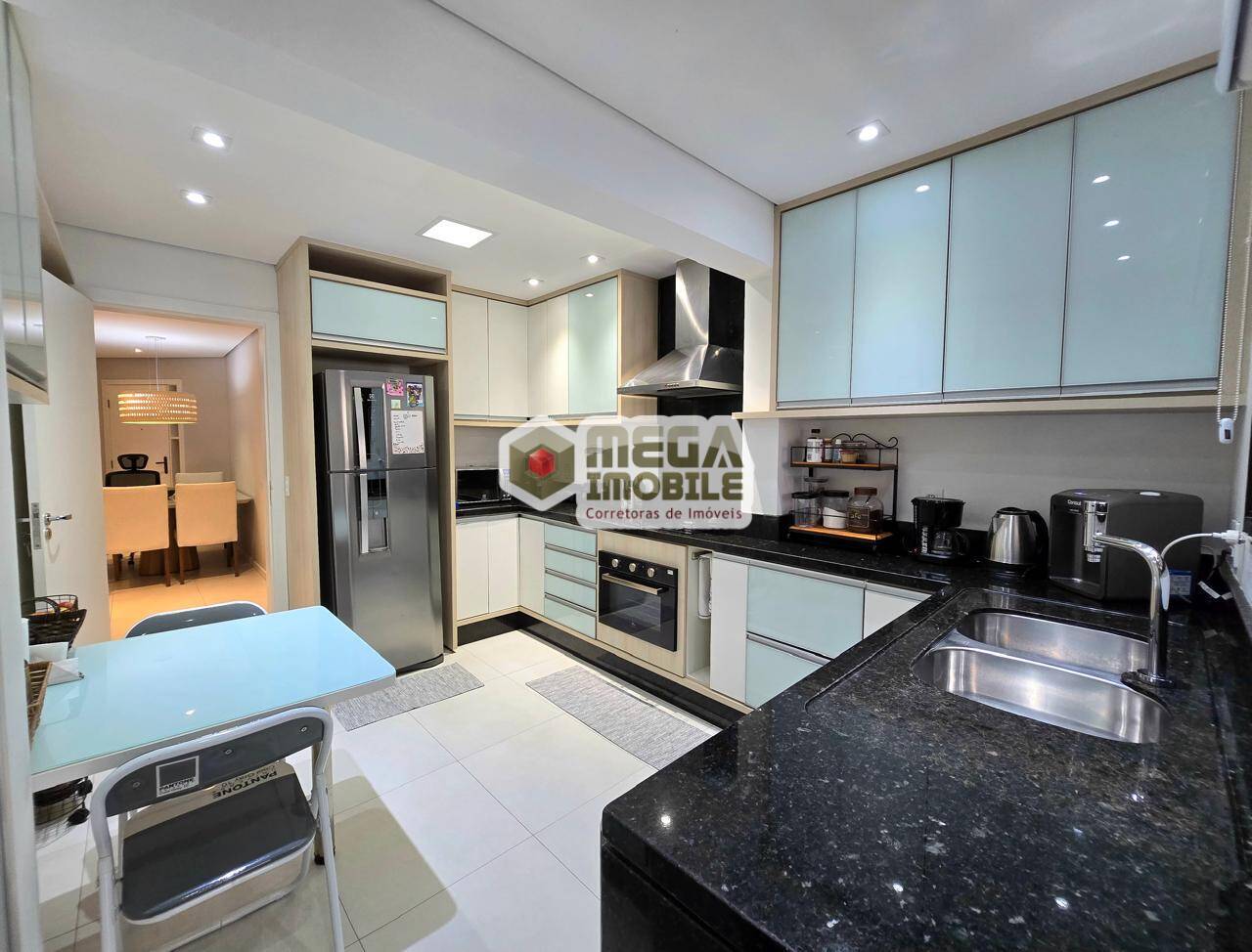 Apartamento garden no centro de Florianópolis, com 3 dormitórios, terraço