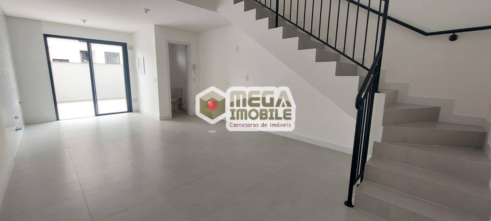 Apartamento LOFT com terraço CENTRO DE FLORIANOPOLIS, novo,pronto!