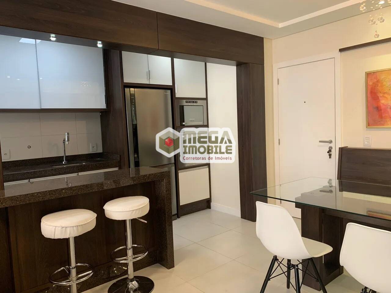 Apartamento à venda com 2 quartos, 70m² - Foto 1