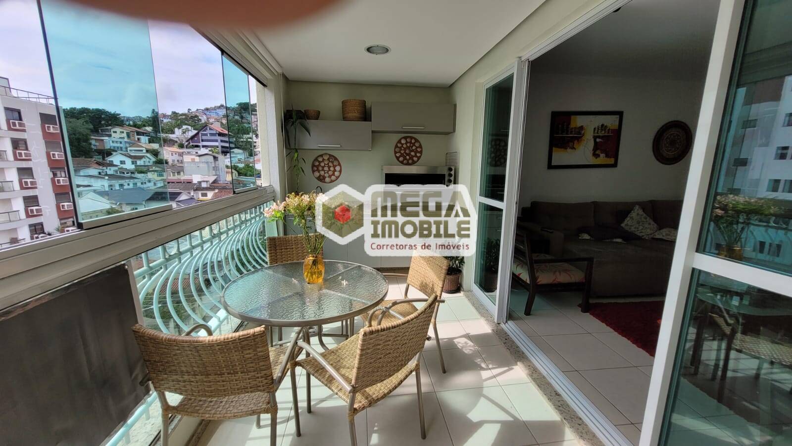 Amplo apartamento de 3 dormitorios ( 2 suítes), escritório, 2 vagas, Agron
