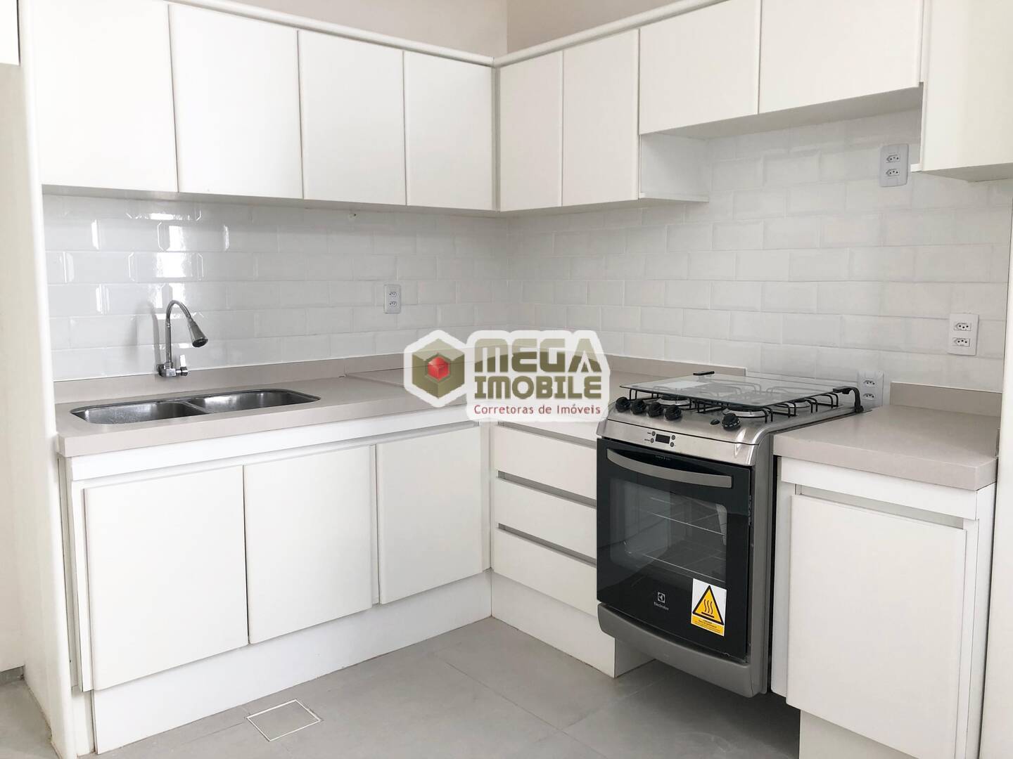 Apartamento 2 dorm, centro Floripa, reformado