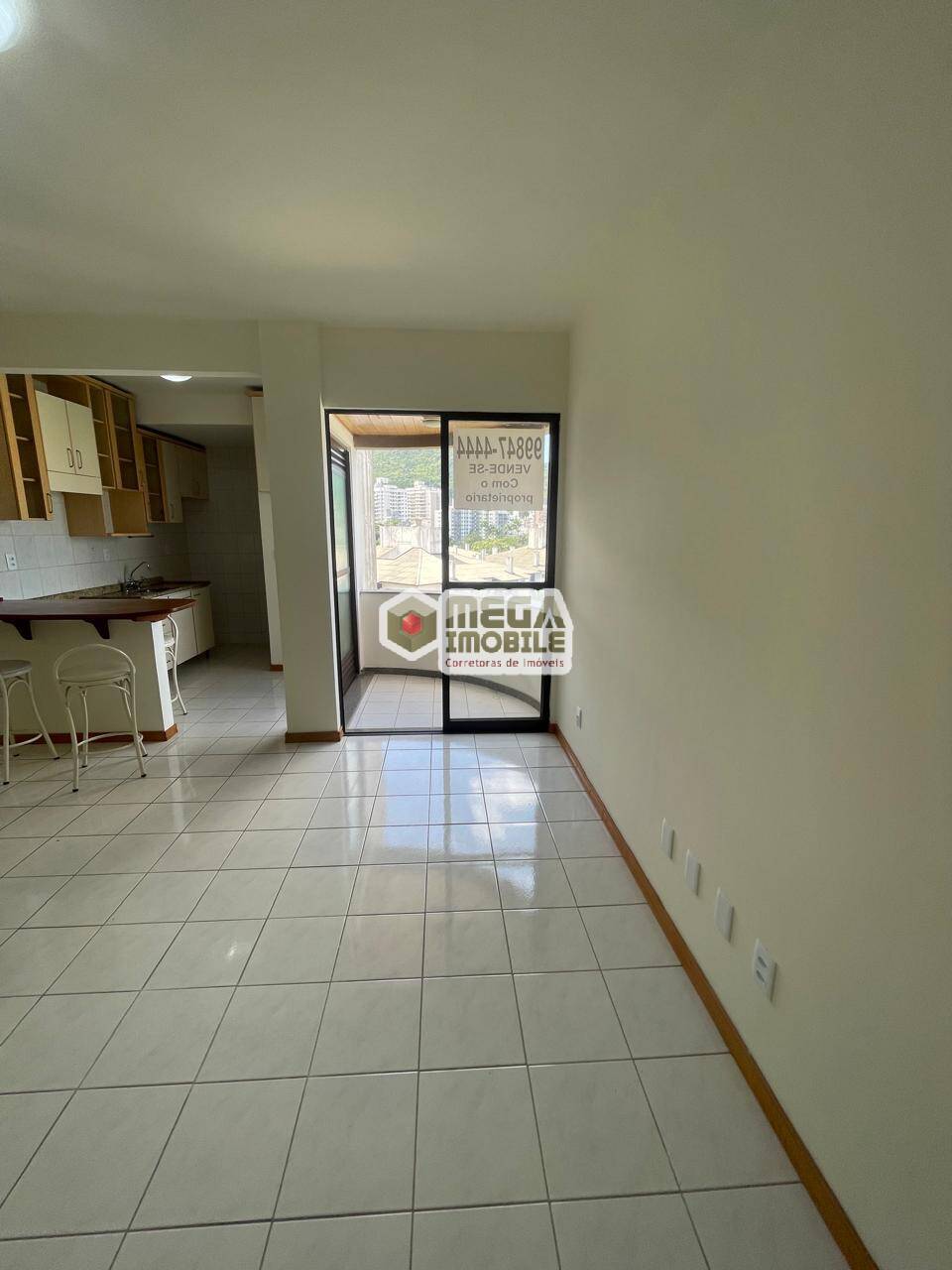 Apartamento à venda com 2 quartos, 65m² - Foto 2