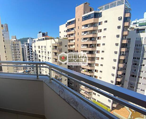 Apartamento à venda com 3 quartos, 122m² - Foto 4