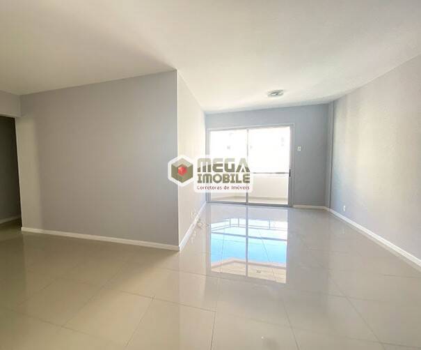 Apartamento à venda com 3 quartos, 122m² - Foto 2