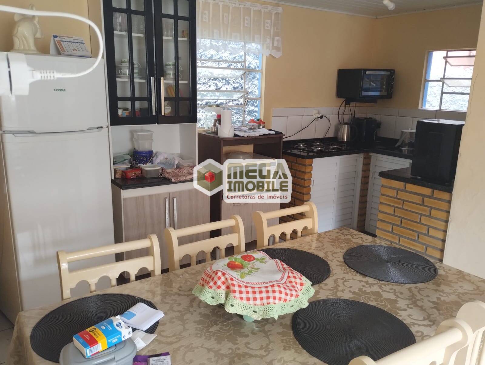 Casa no bairro Pantanal ideal p/ transformar em kitnets!